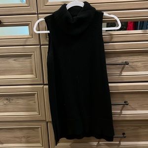 Sleeveless turtleneck sweater